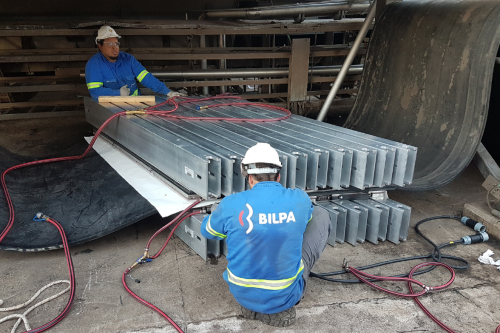 Montaje de cintas transportadoras en Patio de Madera de UPM y Montes del Plata